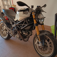 Ducati Monster 1100S