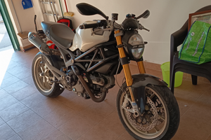 Ducati Monster 1100S