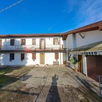 CAVARZERE: CASA SINGOLA CON ANNESSO NEGOZIO/LABORA