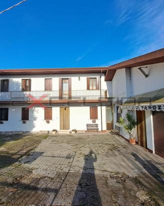 CAVARZERE: CASA SINGOLA CON ANNESSO NEGOZIO/LABORA