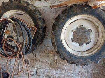 Gomme e cerchi originali trattore Fiat 640