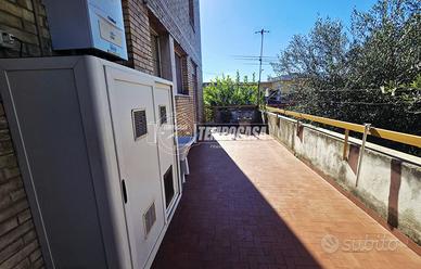 APPARTAMENTO 4 VANI CON TERRAZZO