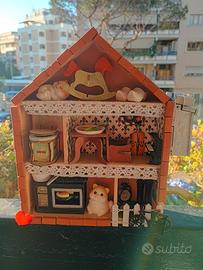 Bacheca casa delle bambole con gattini!