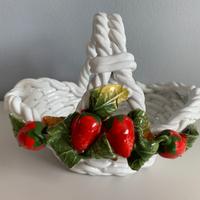 Cestino in ceramica con decorazione frutta finta