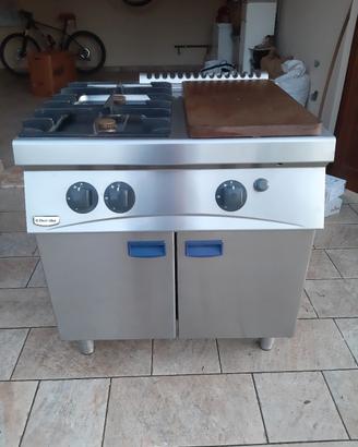 Zanussi 2 fuochi più piastra in ghisa con fuoco