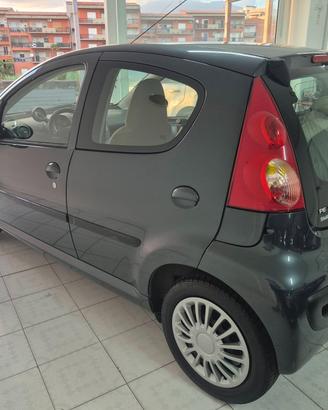 Peugeot 107 1.0 68CV 5p. Sweet Years SOLI 100000 K