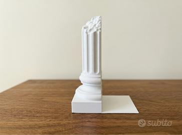 Reggilibri con colonna greca rotta