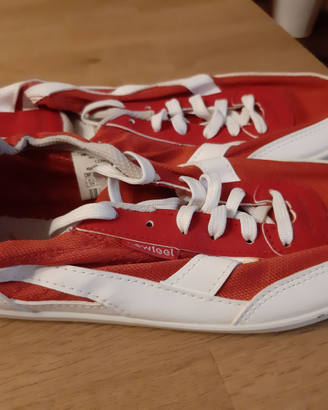 Sneakers da camminare sugli scogli