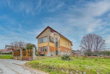 3 LOCALI A RIVOLI