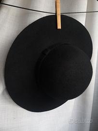 Cappello elegante donna