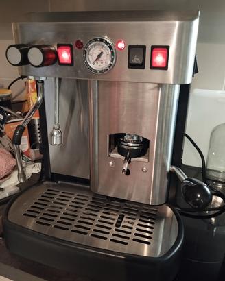 La piccola macchina caffè 