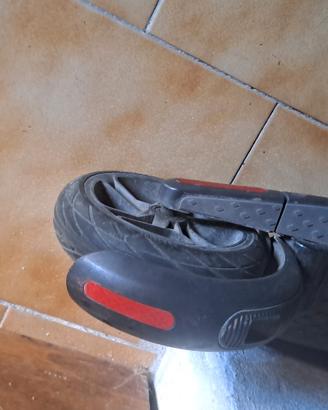 monopattino ninebot segway es2