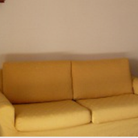 DIVANO CON CONTENITORE