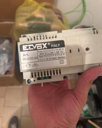 Alimentatore elvox