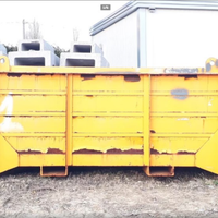 Cassone in ferro aperto e robusto