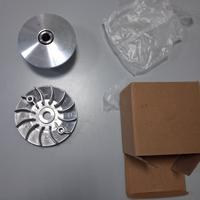 Variatore anteriore per trasmissione a cinghia.