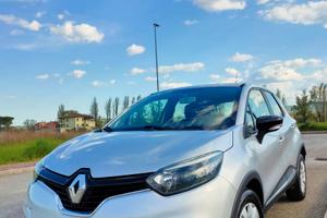 Captur in buonissimo stato. Ok neopatentati.