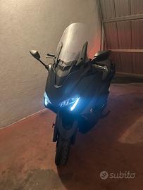 Yamaha T-Max 560