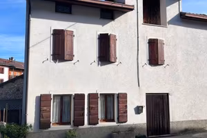 Casa indipendente di 130 m² con più di 5 locali e 