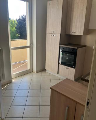 Arredamento ed elettrodomestici cucina e salotto