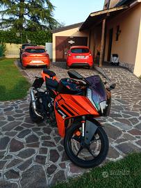 KTM RC 125 2024 NERA ARANCIONE 