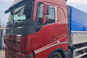 VOLVO FH 540 RIBALTABILE TRILATERALE