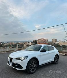 Stelvio 2.2 210cv AT8 Q4 executive