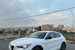 Stelvio 2.2 210cv AT8 Q4 executive