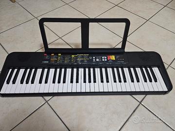 Yamaha psr F52