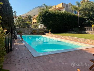 Villa con piscina