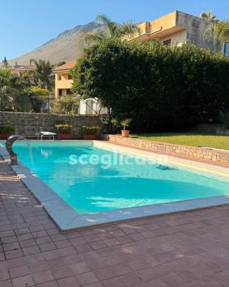 Villa con piscina
