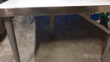 Tavolo da soggiorno sala o cucina