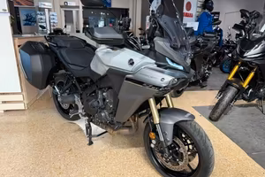 Yamaha Tracer 9 GT YAMT - Cambio Automatico - Azie