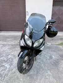 Yamaha T-max