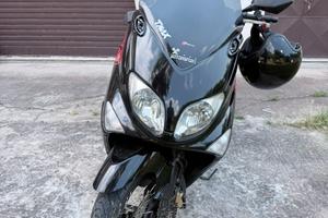 Yamaha T-max