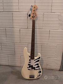Basso Squier by fender+ amplificatore rebel