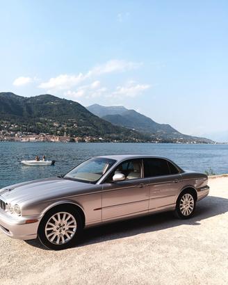 Jaguar xj8