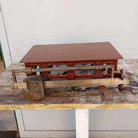 Bilancia in ferro antica