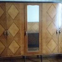 armadio in legno  + letto completo di rete 