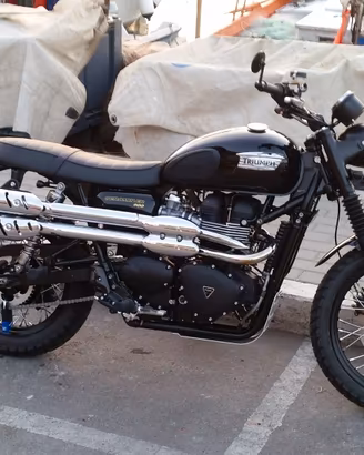 TRIUMPH SCRAMBLER  900