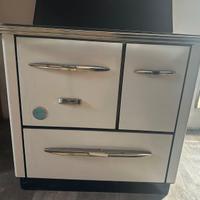 CUCINA ECONOMICA A LEGNA