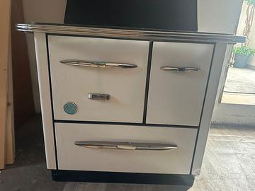 CUCINA ECONOMICA A LEGNA