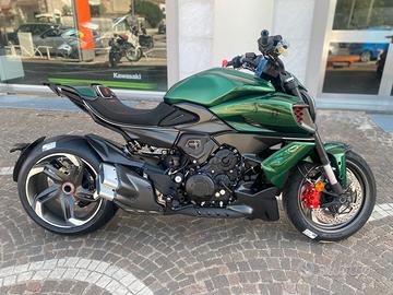 Ducati Diavel V4 for Bentley