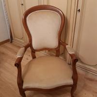 poltroncina in velluto e noce