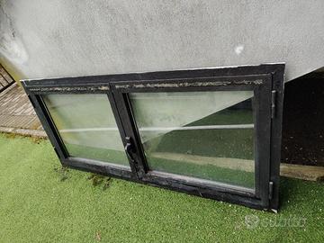 finestra alluminio doppia anta 