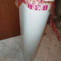 Lavabo con colonna e miscelatore 