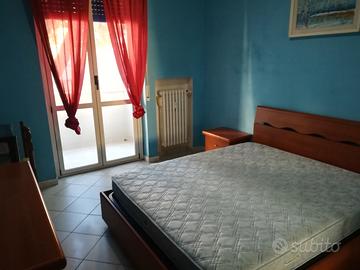 Stanza per lavoratrice MAX SERIETÀ