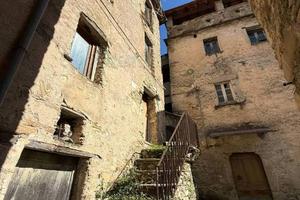 Rustico / Casale di 200 m² con più di 5 locali a P