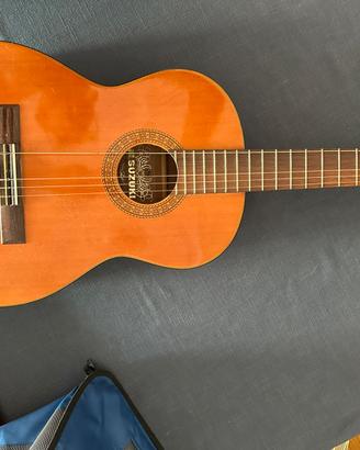 Chitarra classica Suzuki