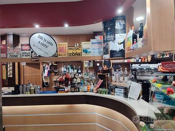 Cocktail bar - Paninoteca- con poss. Sal giochi